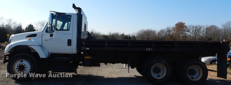 image for item DI2723 2004 International 7400 dump truck