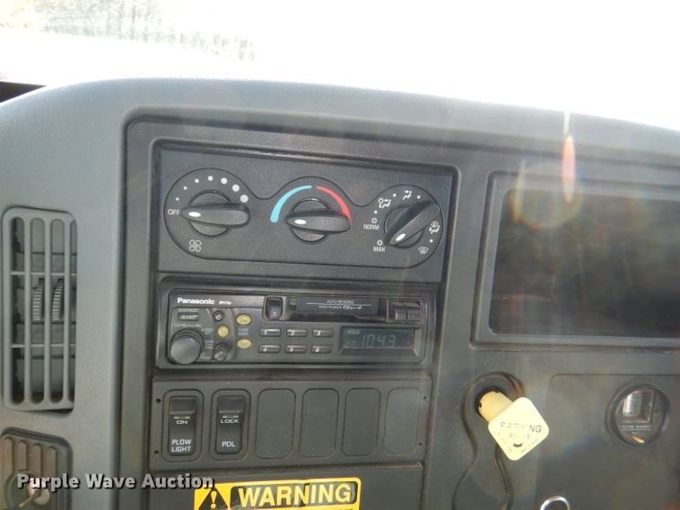 image for item DI2723 2004 International 7400 dump truck