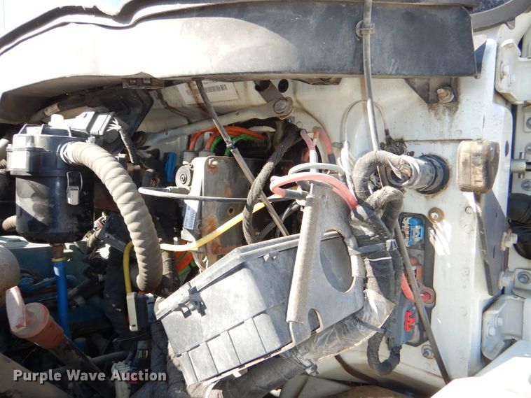 image for item DI2723 2004 International 7400 dump truck