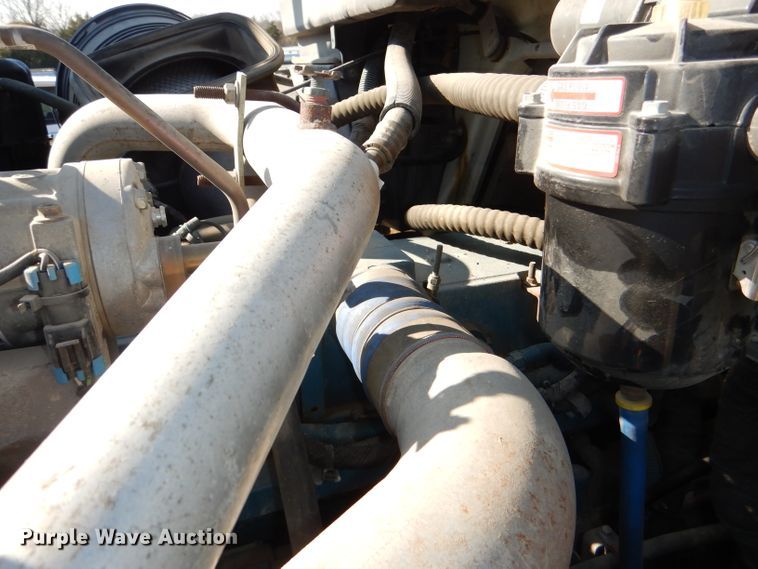 image for item DI2723 2004 International 7400 dump truck