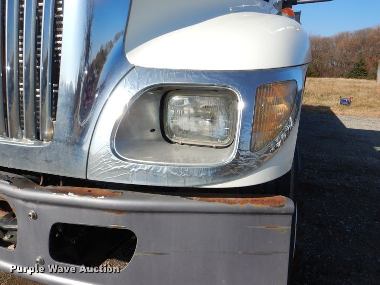 image for item DI2723 2004 International 7400 dump truck