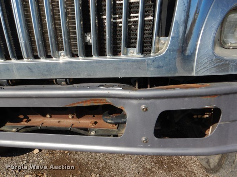 image for item DI2723 2004 International 7400 dump truck