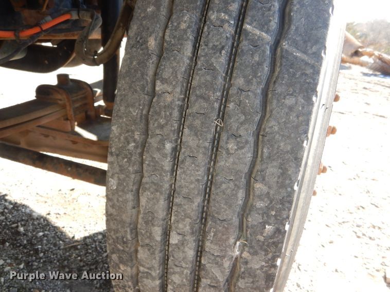 image for item DI2723 2004 International 7400 dump truck