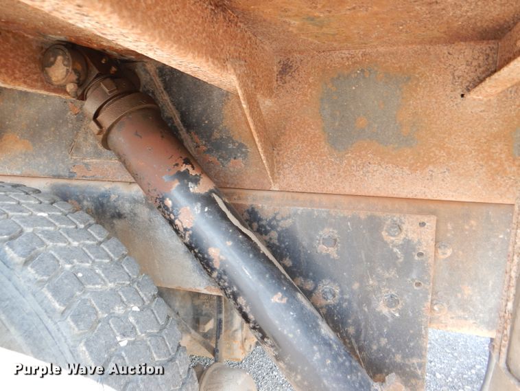 image for item DI2723 2004 International 7400 dump truck