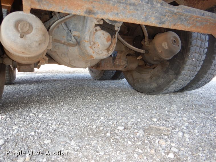 image for item DI2723 2004 International 7400 dump truck