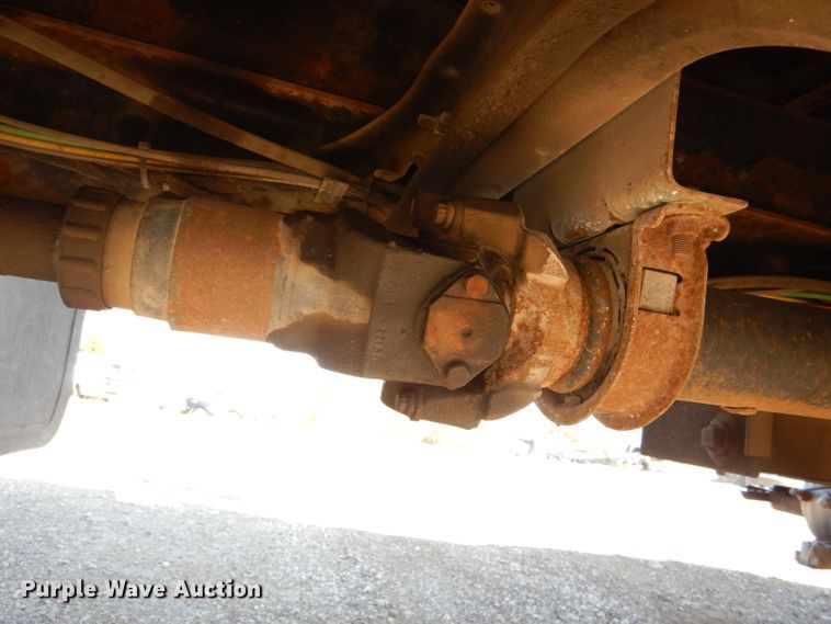 image for item DI2723 2004 International 7400 dump truck