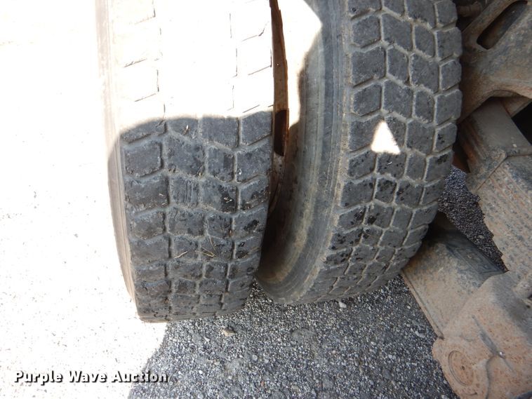 image for item DI2723 2004 International 7400 dump truck