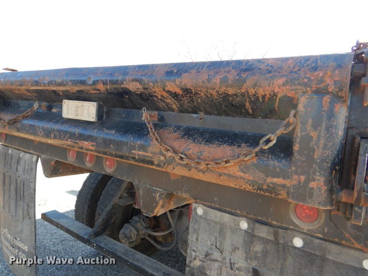 image for item DI2723 2004 International 7400 dump truck