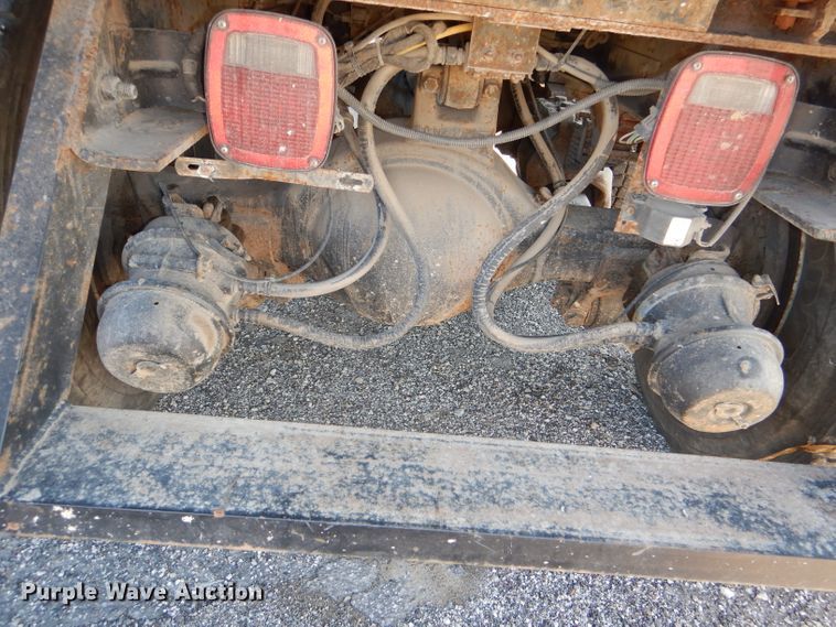 image for item DI2723 2004 International 7400 dump truck