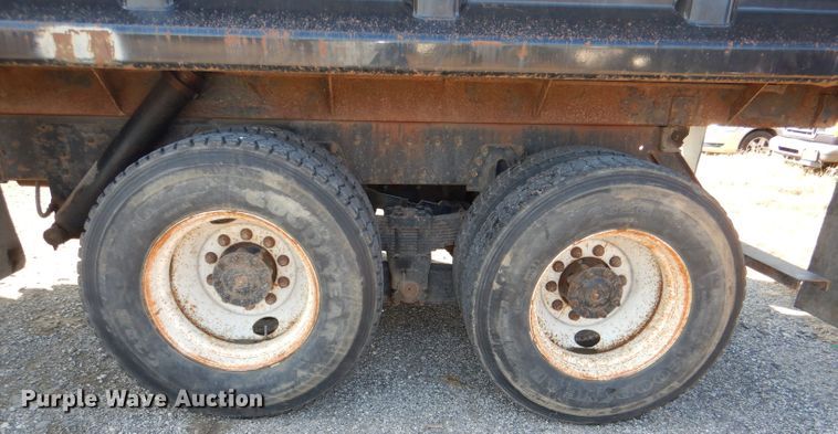 image for item DI2723 2004 International 7400 dump truck