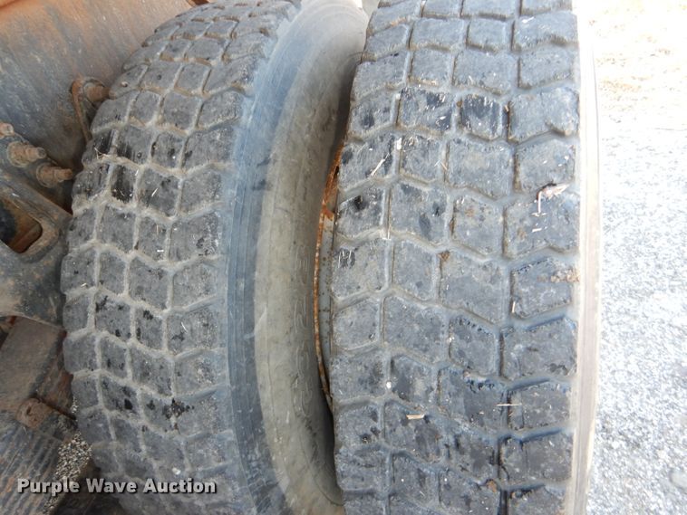 image for item DI2723 2004 International 7400 dump truck