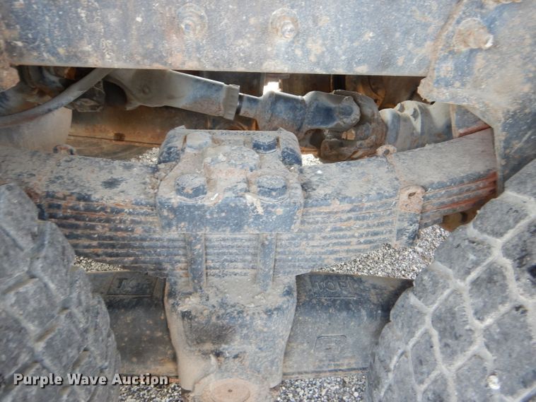 image for item DI2723 2004 International 7400 dump truck