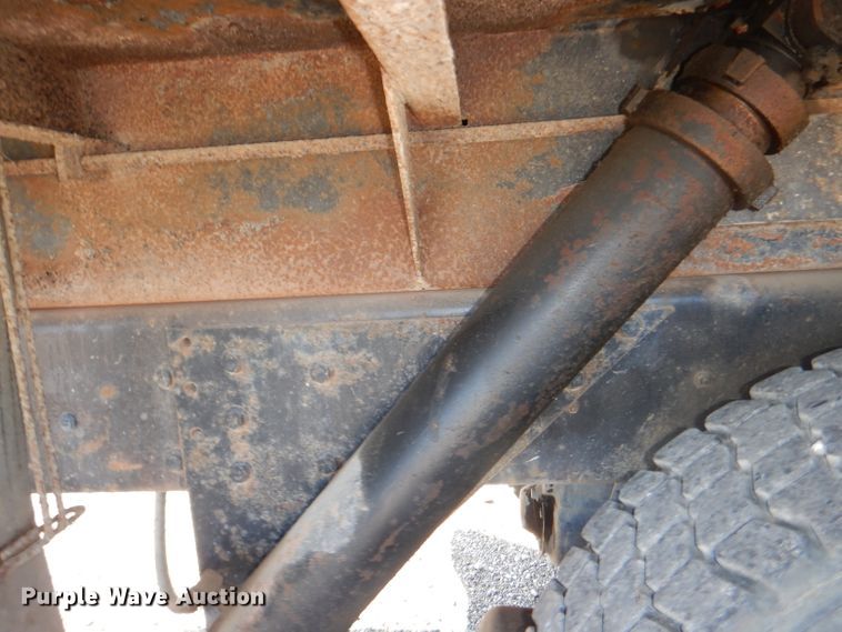 image for item DI2723 2004 International 7400 dump truck