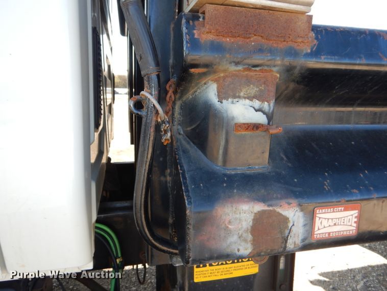 image for item DI2723 2004 International 7400 dump truck