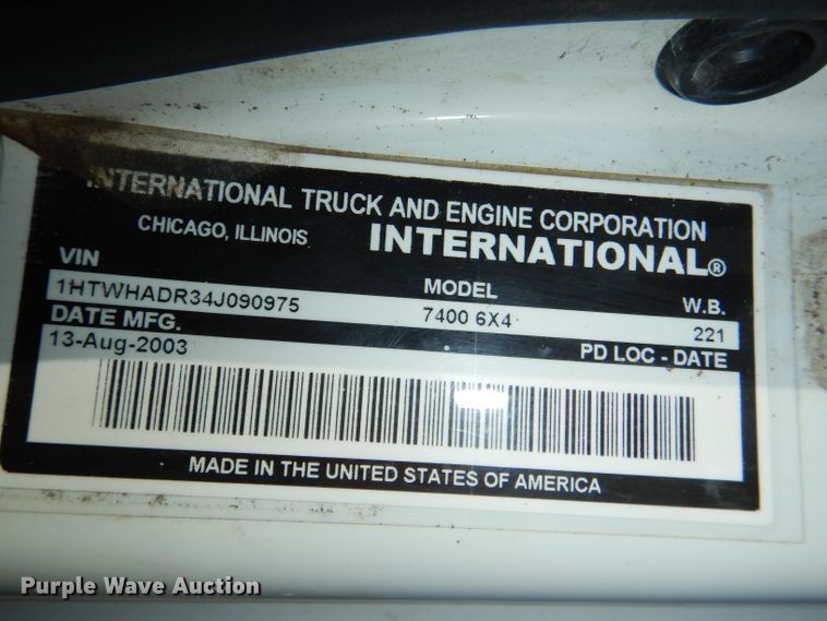 image for item DI2723 2004 International 7400 dump truck