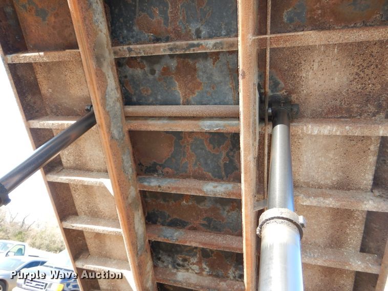 image for item DI2723 2004 International 7400 dump truck