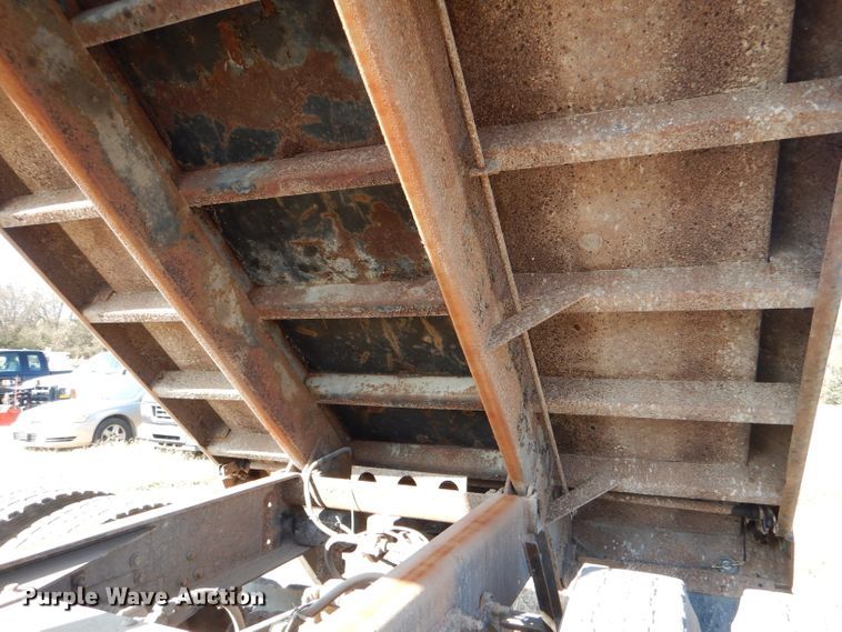 image for item DI2723 2004 International 7400 dump truck