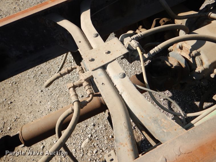 image for item DI2723 2004 International 7400 dump truck