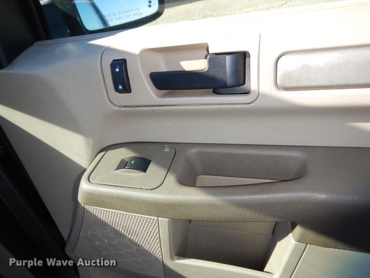 image for item DI2737 2006 Ford Freestar SE van