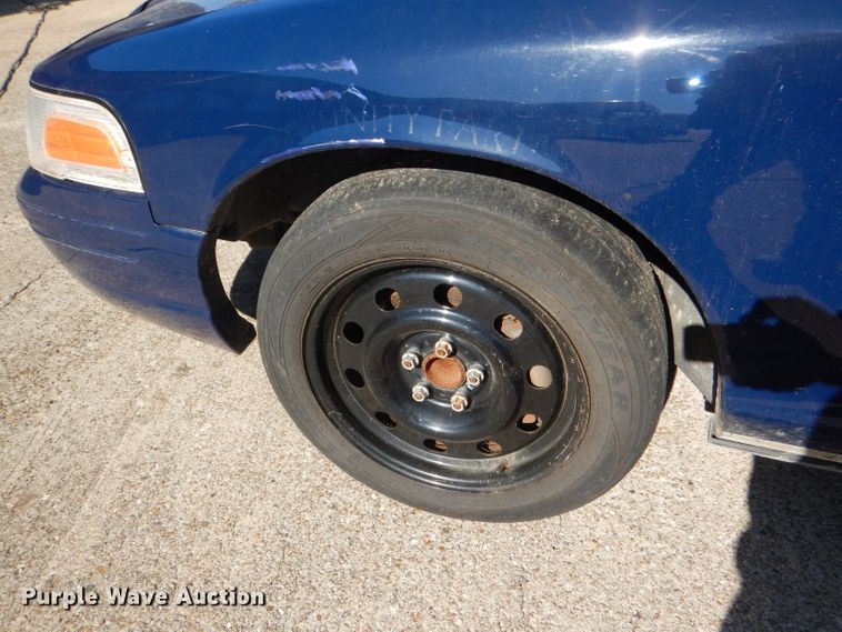 image for item DI2740 2011 Ford Crown Victoria Police Interceptor