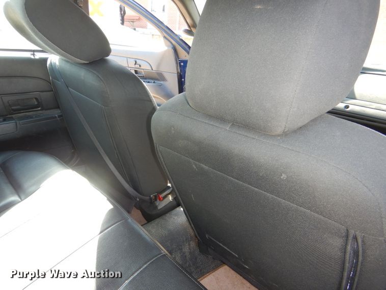 image for item DI2740 2011 Ford Crown Victoria Police Interceptor