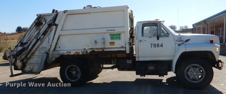 image for item DI2741 1991 Ford F700 refuse truck