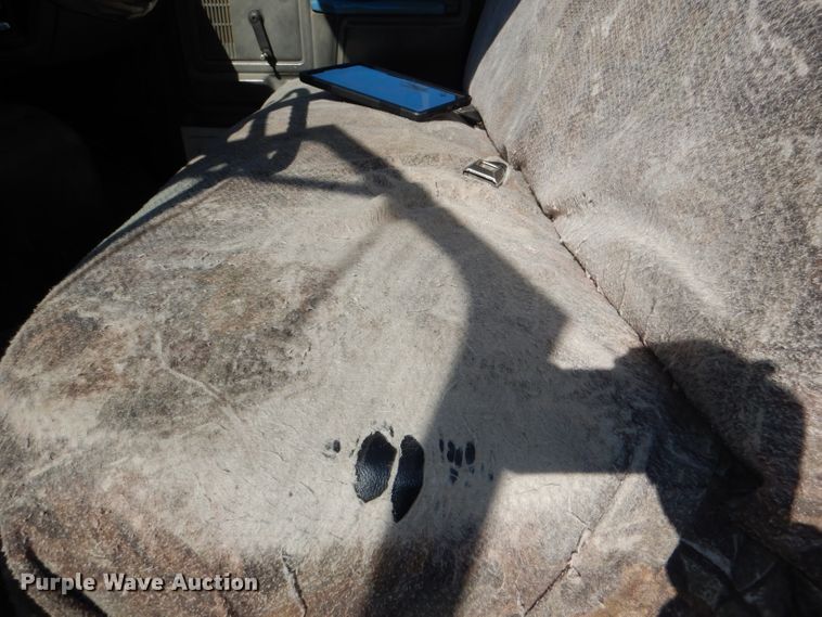 image for item DI2741 1991 Ford F700 refuse truck