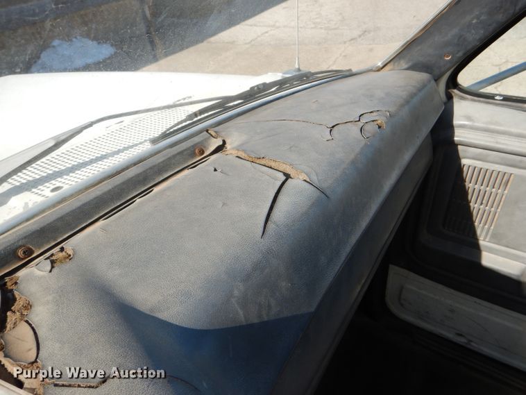 image for item DI2741 1991 Ford F700 refuse truck