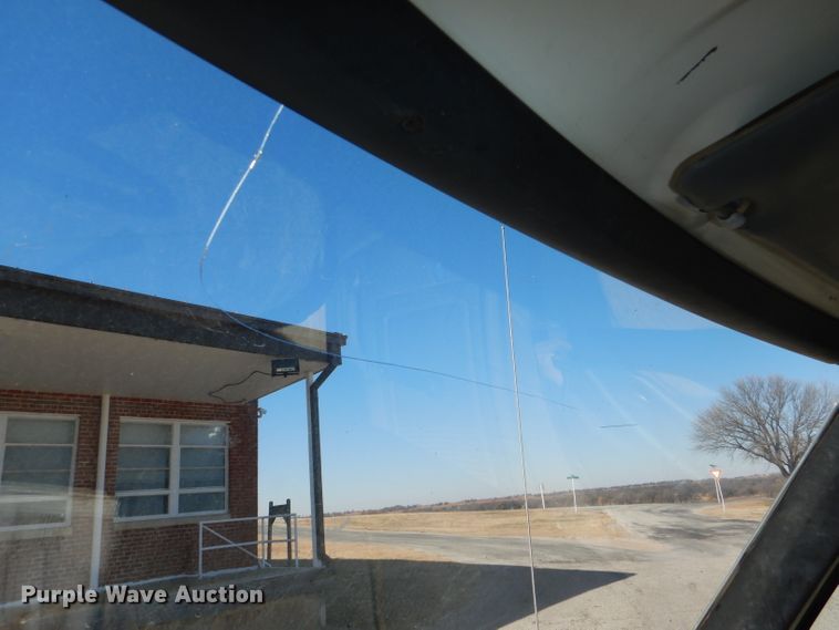 image for item DI2741 1991 Ford F700 refuse truck