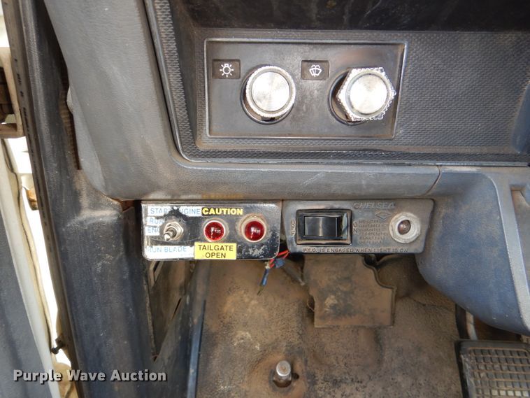 image for item DI2741 1991 Ford F700 refuse truck