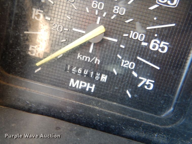 image for item DI2741 1991 Ford F700 refuse truck