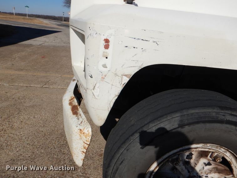 image for item DI2741 1991 Ford F700 refuse truck