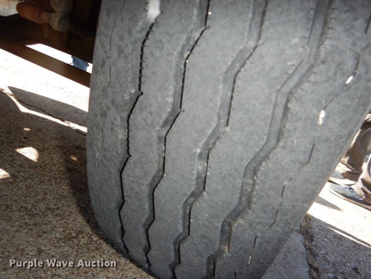 image for item DI2741 1991 Ford F700 refuse truck