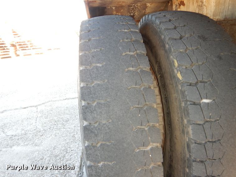 image for item DI2741 1991 Ford F700 refuse truck