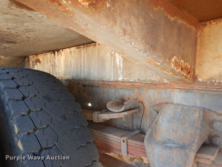 image for item DI2741 1991 Ford F700 refuse truck