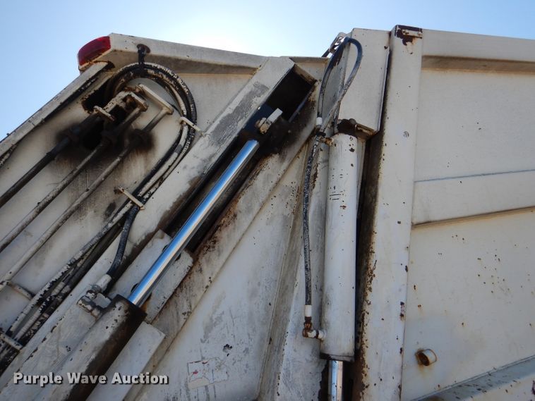 image for item DI2741 1991 Ford F700 refuse truck