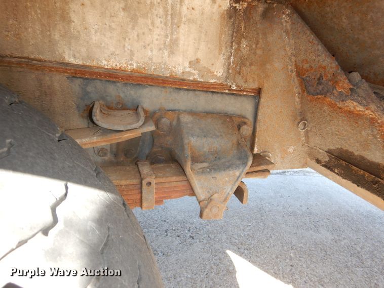 image for item DI2741 1991 Ford F700 refuse truck