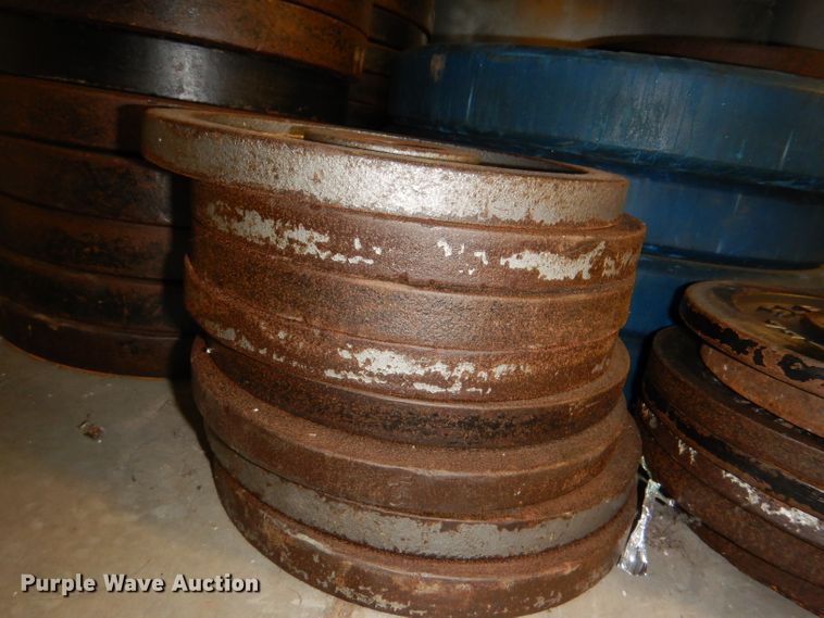 image for item DY9342 (52) weight plates