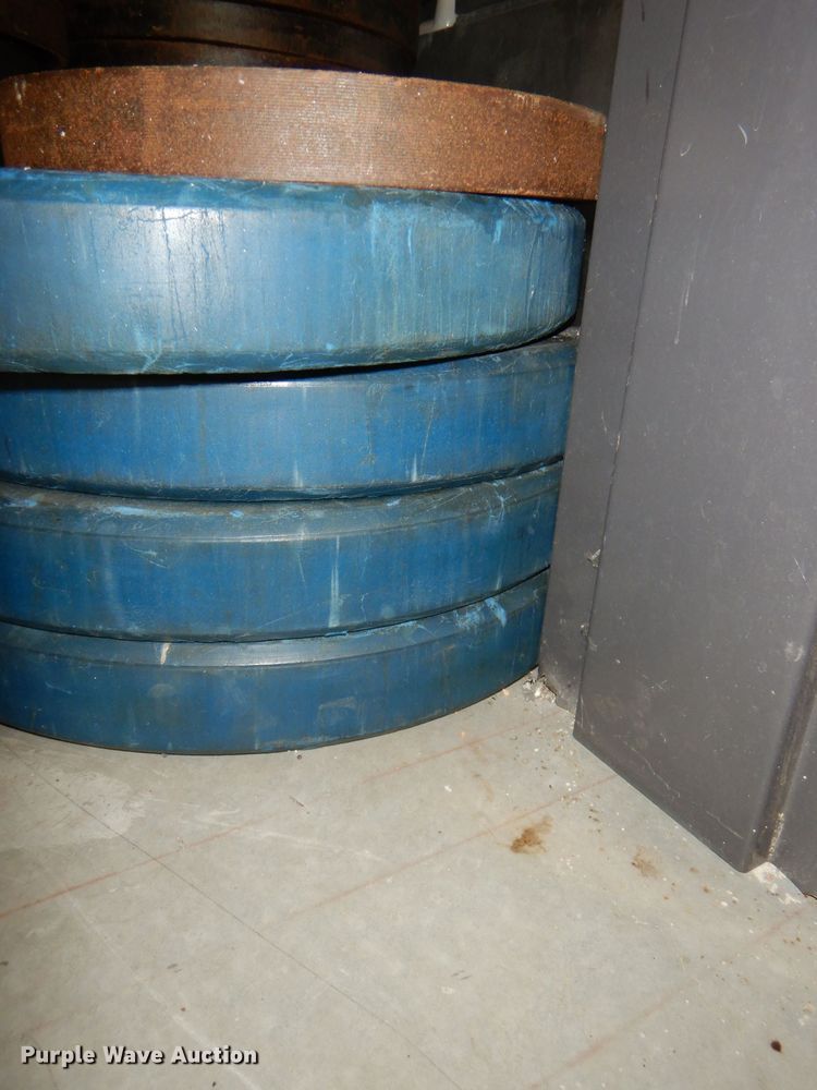 image for item DY9342 (52) weight plates