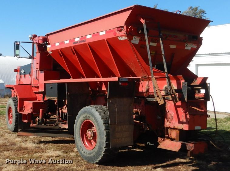 image for item EC9063 1988 Oshkosh P-256-SP spreader truck