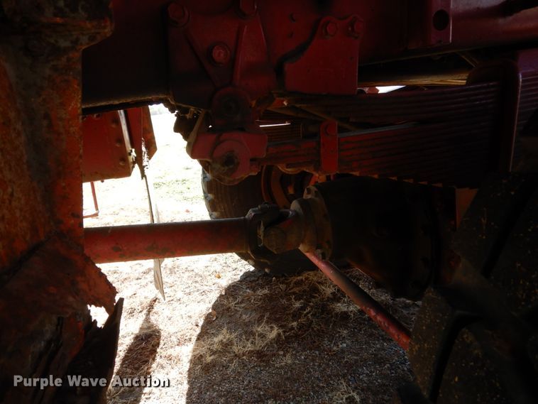 image for item EC9063 1988 Oshkosh P-256-SP spreader truck