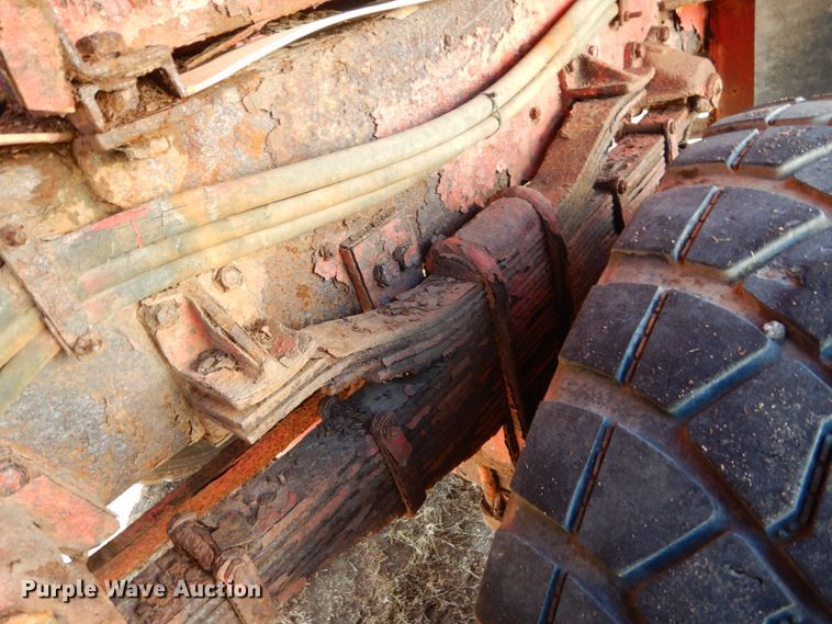 image for item EC9063 1988 Oshkosh P-256-SP spreader truck