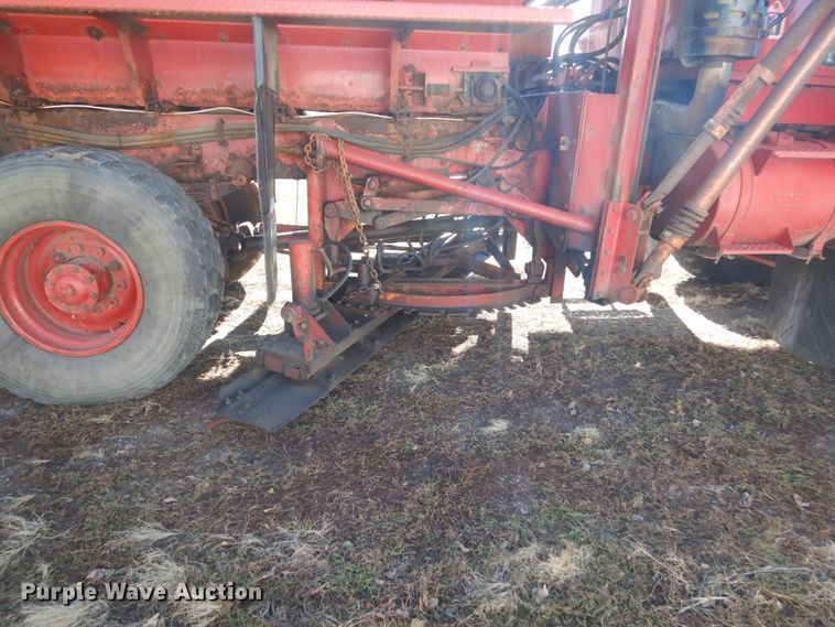 image for item EC9063 1988 Oshkosh P-256-SP spreader truck