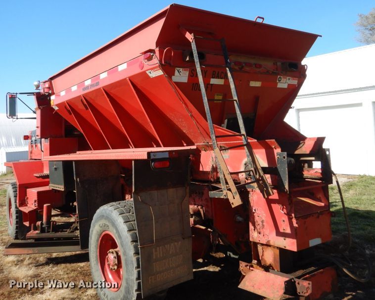 image for item EC9063 1988 Oshkosh P-256-SP spreader truck