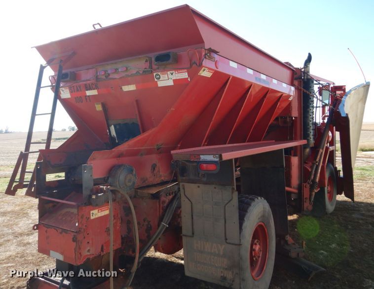 image for item EC9063 1988 Oshkosh P-256-SP spreader truck