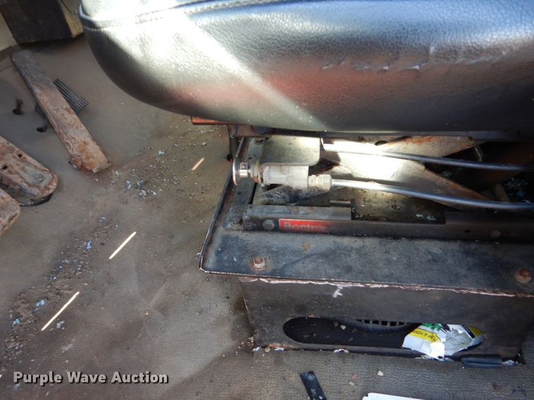 image for item EC9063 1988 Oshkosh P-256-SP spreader truck