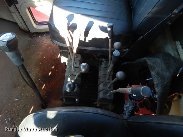 image for item EC9063 1988 Oshkosh P-256-SP spreader truck