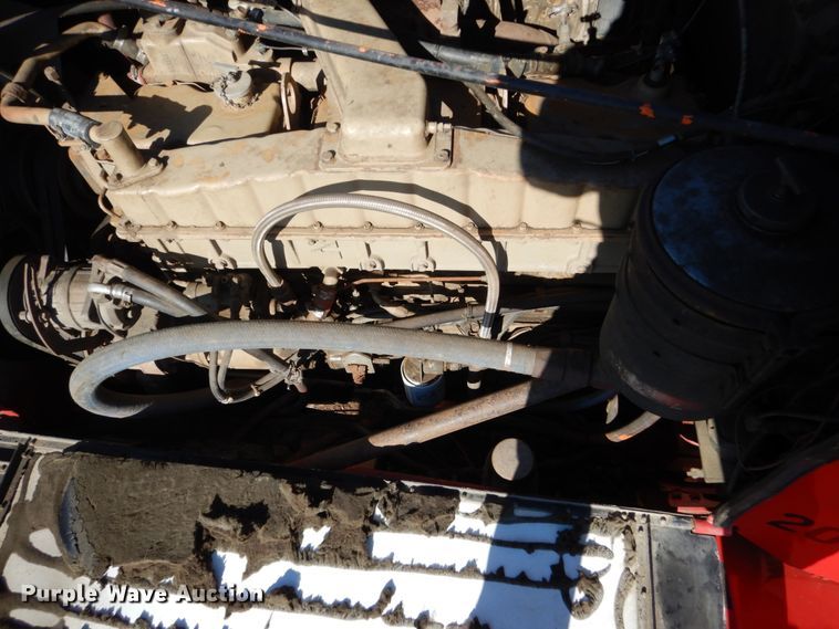 image for item EC9063 1988 Oshkosh P-256-SP spreader truck