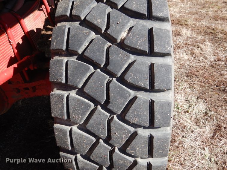 image for item EC9063 1988 Oshkosh P-256-SP spreader truck