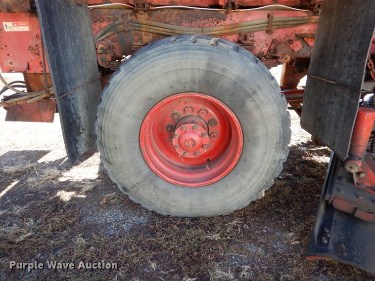 image for item EC9063 1988 Oshkosh P-256-SP spreader truck